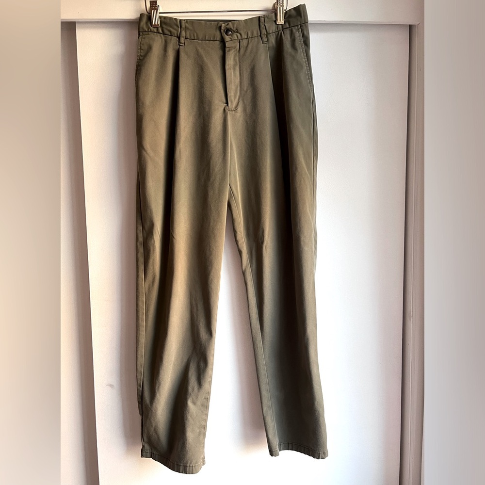 Kaki pleated trousers